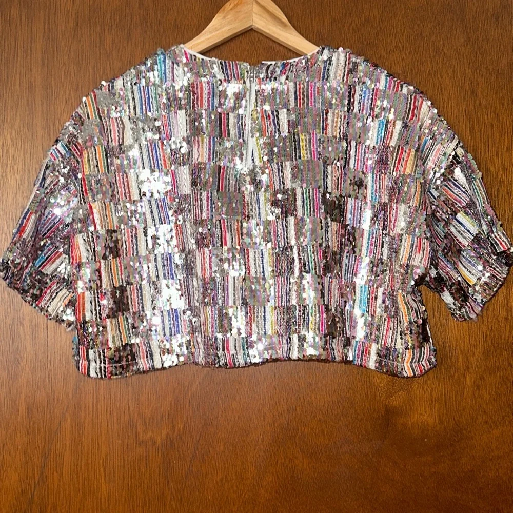 NWOT LIZARD THICKET Multi Sequin Cropped Top - Picture 2 of 3